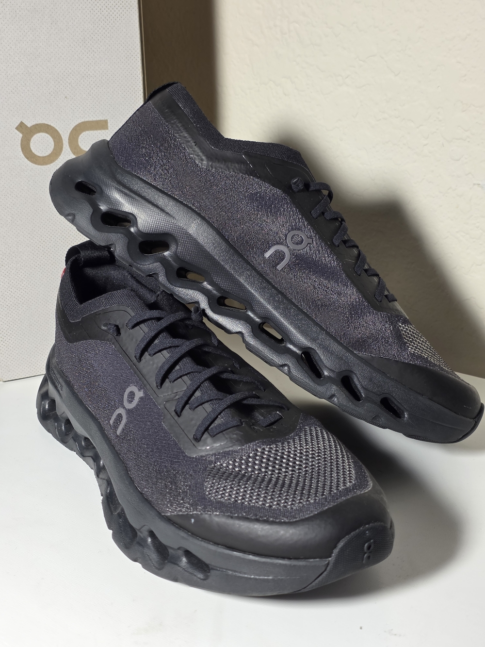 On Running Cloudrip Running Shoes - Black Cloudtilt Moon Size 9.5